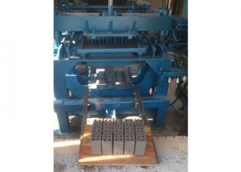 Máy ép gạch bán tự động